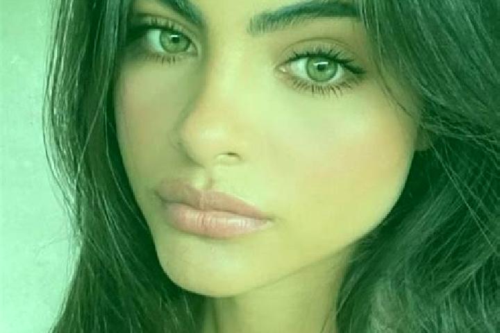 Hannah, 30, a brunette grey-eyed indian companion based in Planaltina. Offering Party Girl, Fetish. Available for incall and outcall, day and evening dates.