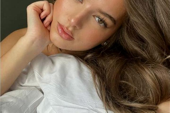 Hannah, 30, a brunette hazel-eyed latina companion based in Flintville. Offering GFE, Couples, Dinner Date. Available for incall and outcall, overnight booki...