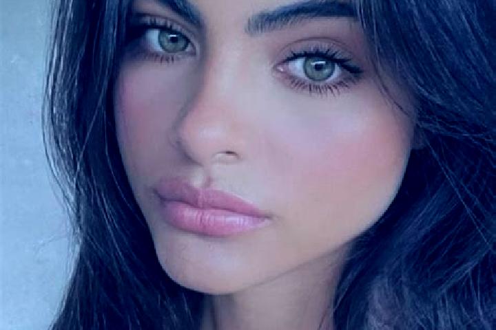 Hannah, 31, a brunette green-eyed latina companion based in Polonghera. Offering A-Level, Tantra, Deep French Kissing, Roleplay, 69. Available for incall and...