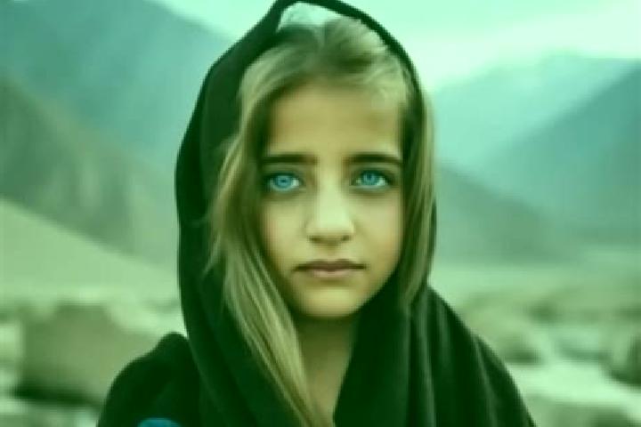 Hannah, 31, a red dark-eyed middle eastern companion based in Esquennoy. Offering Duos, BDSM, Party Girl. Available for incall and outcall, overnight booking...