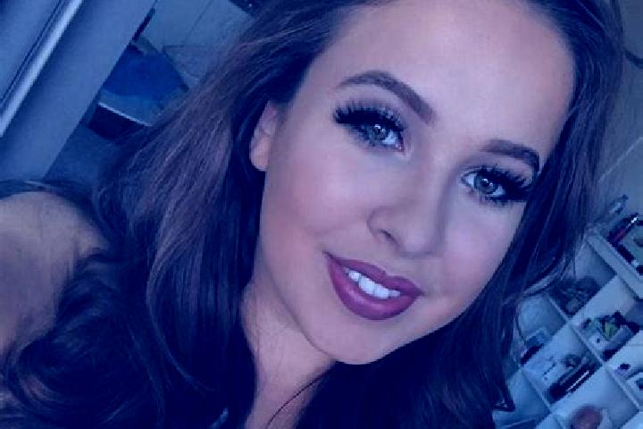 Hannah, 32, a auburn amber-eyed european companion based in Chiepo. Offering Massage, Domination, GFE, A-Level. Available for incall and outcall, overnight b...