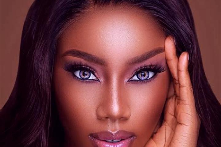 Hannah, 33, a auburn blue-eyed ebony companion based in Dacia. Offering Overnight, Roleplay, Prostate Massage, Duos. Available for incall and outcall, day an...
