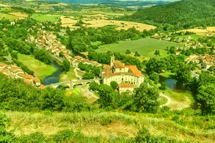 Hannah, 34 — Escort in Lavoute-sur-Loire, France