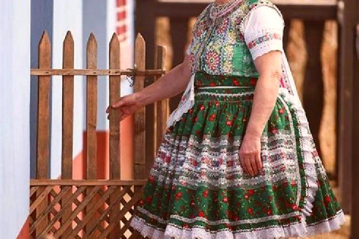 Hannah, 34 — Escort in Tekovske Luzany, Slovakia