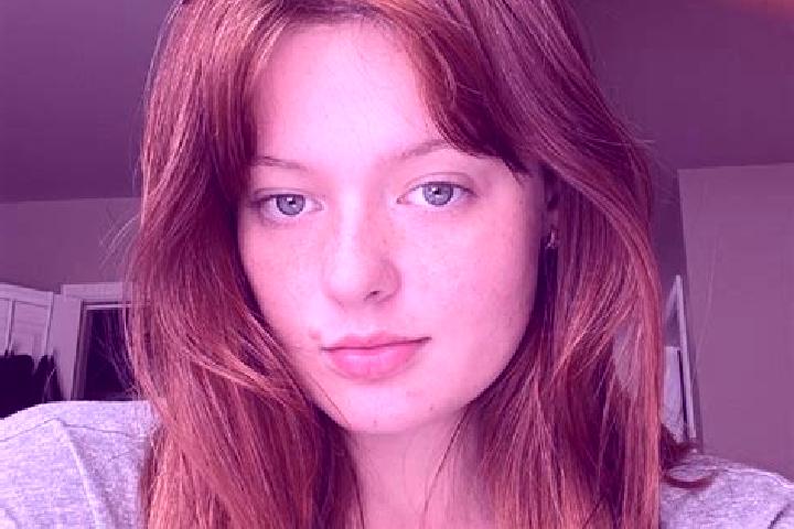Hannah, 35, a auburn grey-eyed indian companion based in Buesti. Offering CIM, 69, A-Level, GFE. Available for incall and outcall, overnight bookings available.