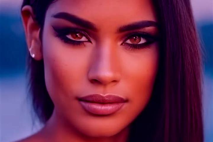 Hannah, 35, a black green-eyed latina companion based in Krong Pi Nang. Offering GFE, Striptease. Available for incall and outcall, day and evening dates.