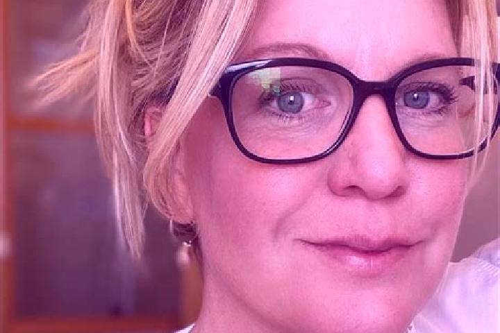 Hannah, 35 — Escort in Molkom, Sweden