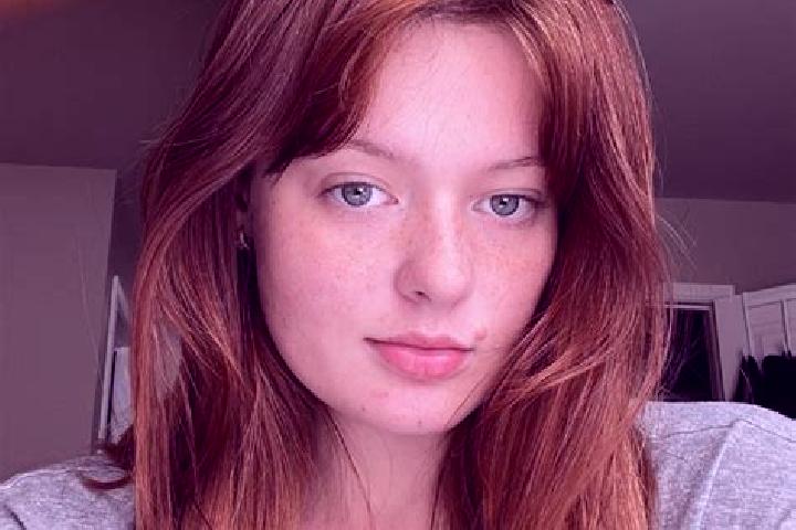 Hannah, 36, a red grey-eyed european companion based in Povoa e Meadas. Offering Striptease, OWO, A-Level, Deep French Kissing, Dinner Date. Available for in...