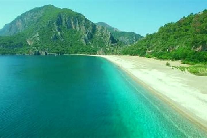 Hannah, 36 — Escort in Ciralik, Turkey