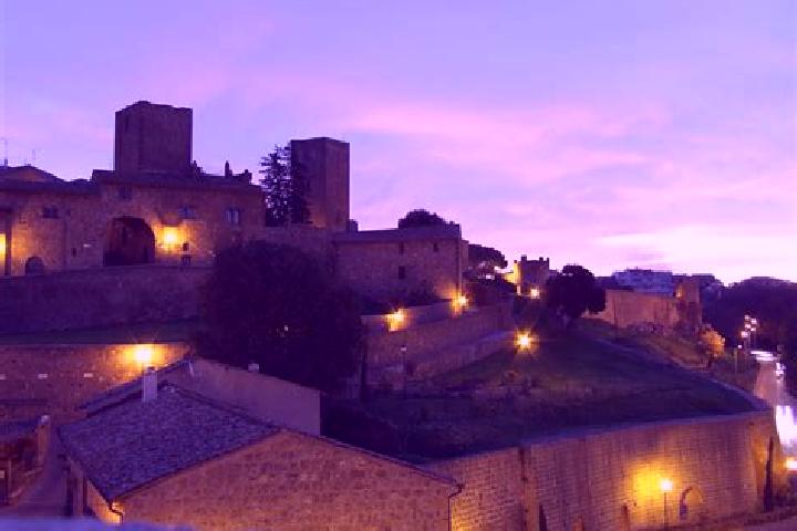 Hannah, 36 — Escort in Montevirginio, Italy