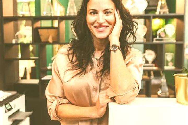 Hannah, 37 — Escort in Cartierville, Canada
