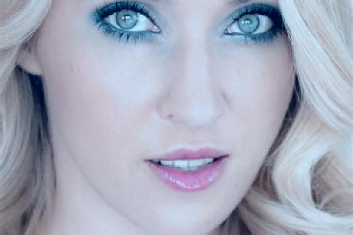 Hannah, 38, a blonde green-eyed mixed companion based in Torteron. Offering Erotic Massage, Prostate Massage, Party Girl, A-Level. Available for incall and o...