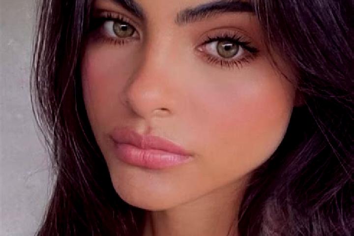 Hannah, 38, a brunette green-eyed middle eastern companion based in Carmonita. Offering Travel Companion, Overnight, Couples, Fetish, Tantra. Available for i...