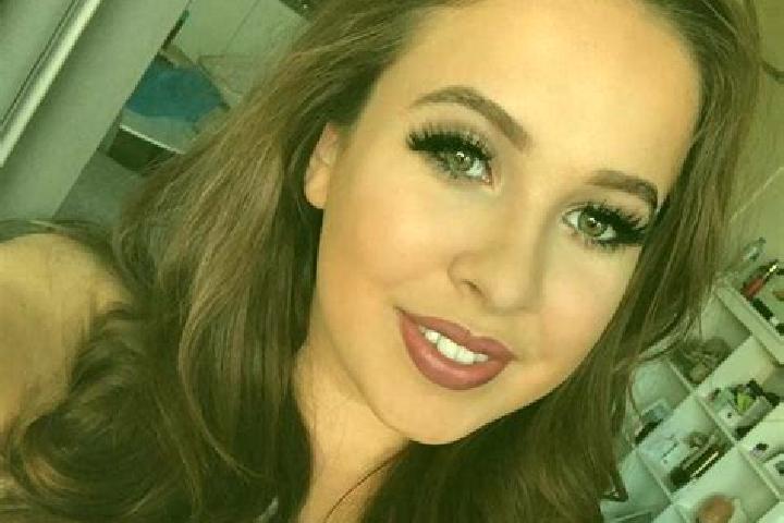 Hannah, 38, a chestnut dark-eyed mixed companion based in Aghiresu. Offering GFE, Domination, Dinner Date. Available for incall and outcall, overnight bookin...