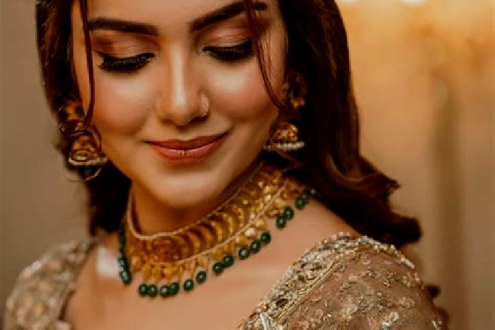 Hannah, 39, a auburn amber-eyed indian companion based in Chhota Udepur. Offering Party Girl, BDSM, A-Level, Duos, Couples. Available for incall and outcall,...