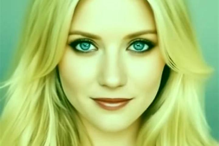 Hannah, 39, a blonde dark-eyed caucasian companion based in Gemla. Offering Girlfriend Experience, GFE, BDSM, Domination, OWO. Available for incall and outca...