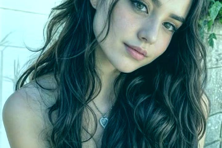 Harper, 20, a red hazel-eyed middle eastern companion based in Manzanal de los Infantes. Offering CIM, Girlfriend Experience, Couples, Tantra, A-Level. Avail...