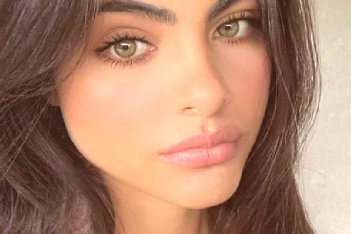 Harper, 21, a black hazel-eyed latina companion based in Lamae. Offering 69, Duos, Striptease. Available for incall and outcall, overnight bookings available.