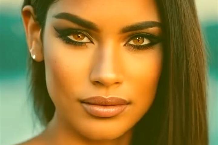Harper, 21, a red green-eyed latina companion based in Sans Souci. Offering CIM, Domination, Dinner Date, Duos. Available for incall and outcall, day and eve...