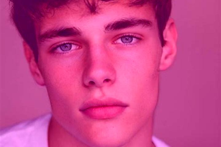 Harper, 22, a black brown-eyed caucasian companion based in Amusquillo. Offering Massage, Deep French Kissing, Tantra, Prostate Massage. Available for incall...
