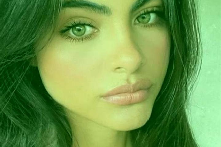 Harper, 22, a black green-eyed indian companion based in Loniya. Offering Striptease, 69, Girlfriend Experience, Massage. Available for incall and outcall, o...