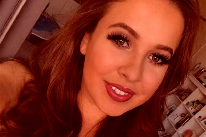 Harper, 22, a brunette green-eyed european companion based in Crusheen. Offering GFE, Travel Companion, Roleplay, OWO, Erotic Massage. Available for incall a...
