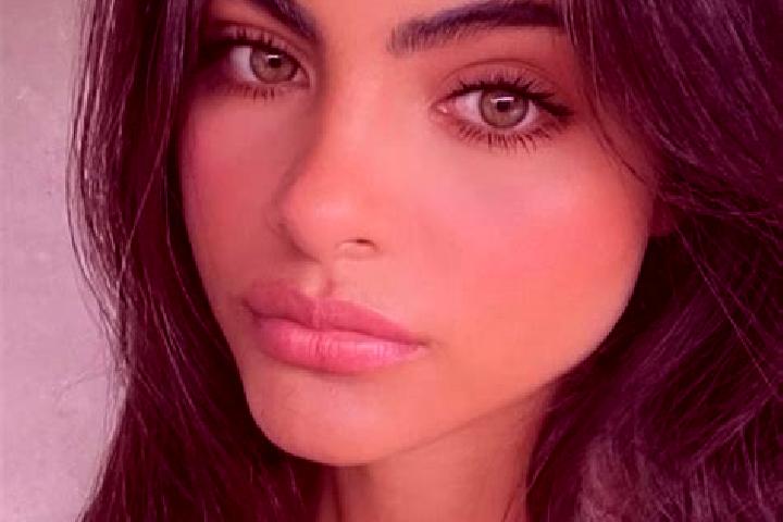 Harper, 23, a brunette dark-eyed mediterranean companion based in Polienas. Offering Massage, Domination, Overnight. Available for incall and outcall, day an...