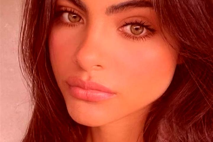 Harper, 28, a brunette dark-eyed middle eastern companion based in Aritzo. Offering A-Level, OWO, Roleplay. Available for incall and outcall, overnight booki...