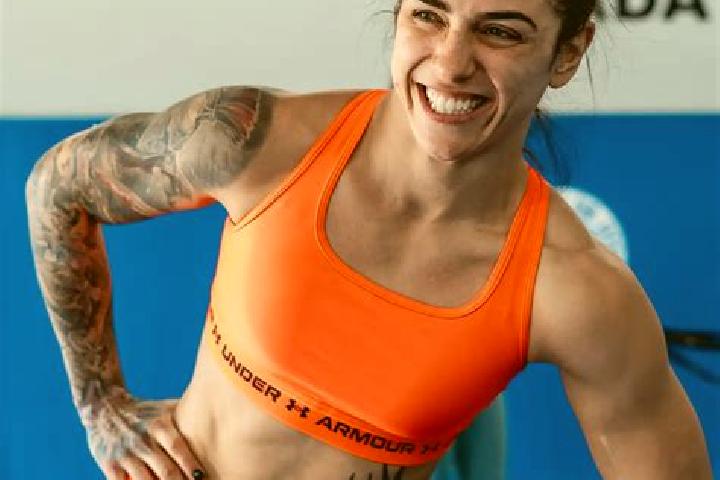 Harper, 28 — Escort in Dumont, Brazil