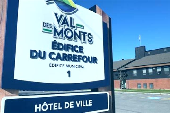 Harper, 29 — Escort in Val-des-Monts, Canada