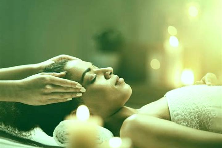 Harper, 30, a auburn blue-eyed indian companion based in Madgaon. Offering A-Level, Erotic Massage, Massage. Available for incall and outcall, overnight book...