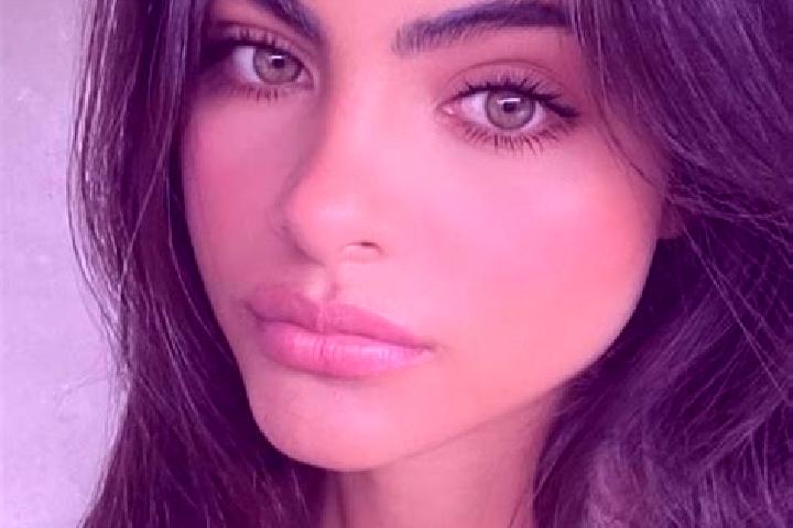 Harper, 30, a auburn hazel-eyed middle eastern companion based in Figueiro dos Vinhos. Offering Dinner Date, A-Level, BDSM, Deep French Kissing. Available fo...