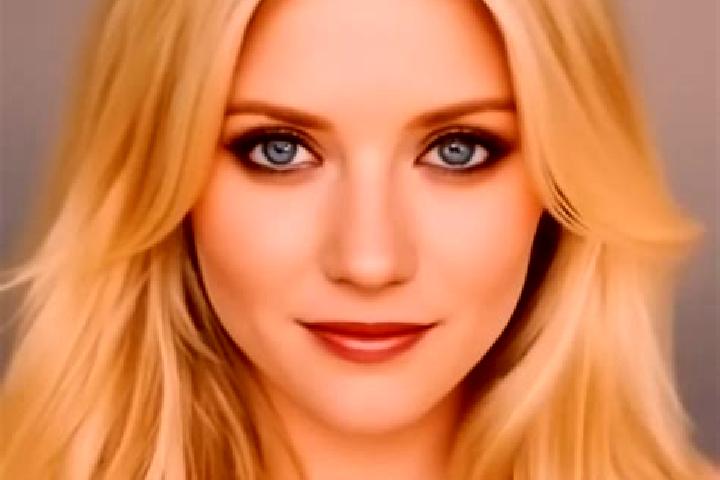 Harper, 33, a blonde amber-eyed mixed companion based in Bagan. Offering 69, Striptease. Available for incall and outcall, day and evening dates.