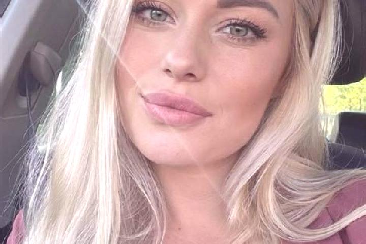 Harper, 33, a blonde hazel-eyed caucasian companion based in Schermen. Offering Domination, Fetish, 69. Available for incall and outcall, overnight bookings ...