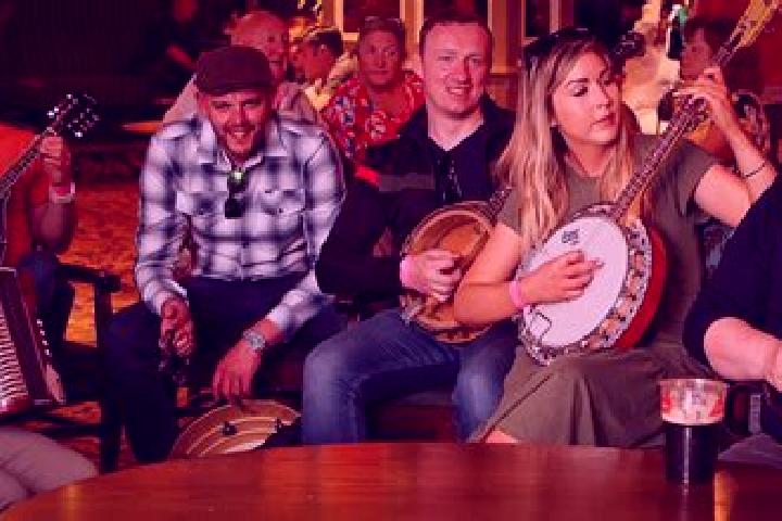 Harper, 37 — Escort in Pallasgreen, Ireland