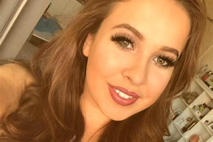 Harper, 38, a red dark-eyed european companion based in Chivela. Offering Roleplay, Striptease, CIM. Available for incall and outcall, overnight bookings ava...