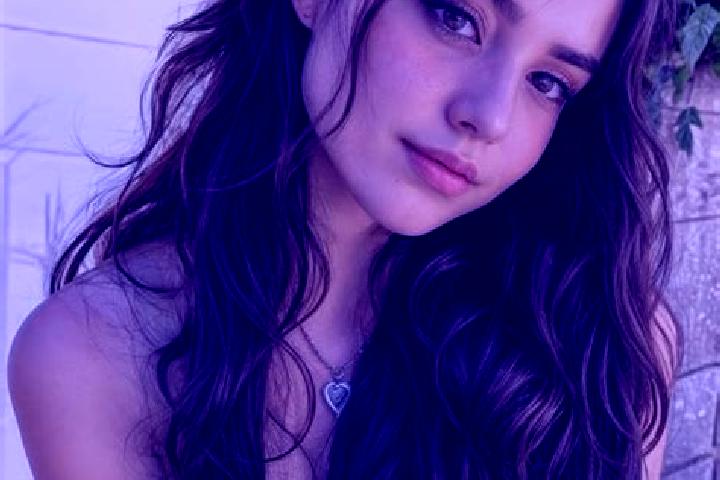 Hazel, 20, a auburn brown-eyed middle eastern companion based in Wellington. Offering Massage, OWO, BDSM, GFE, Couples. Available for incall and outcall, day...