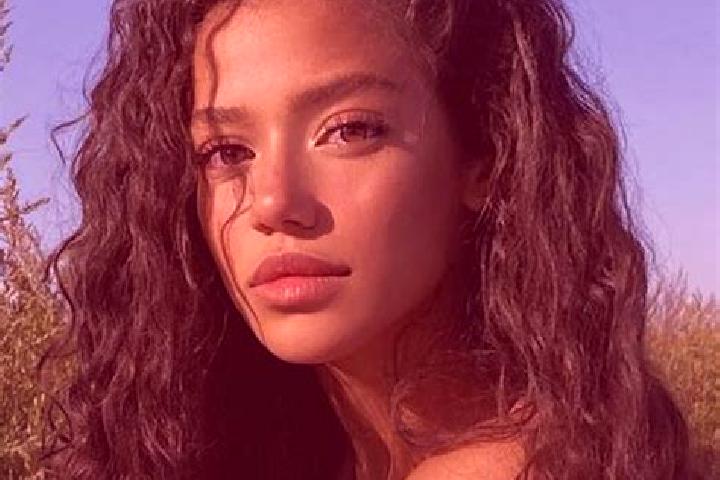 Hazel, 21, a black brown-eyed latina companion based in Krumpa. Offering Girlfriend Experience, Roleplay, Party Girl, Prostate Massage. Available for incall ...