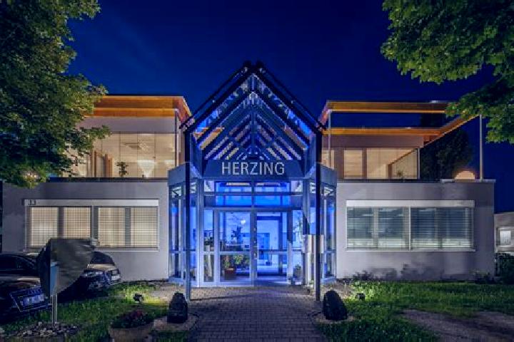 Hazel, 21 — Escort in Bietigheim-Bissingen, Germany