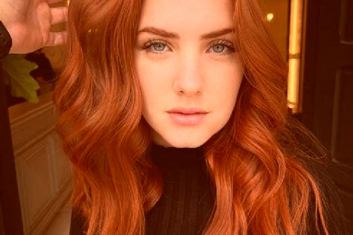 Hazel, 22, a auburn blue-eyed middle eastern companion based in La Verpilliere. Offering OWO, Travel Companion, Erotic Massage, Roleplay. Available for incal...