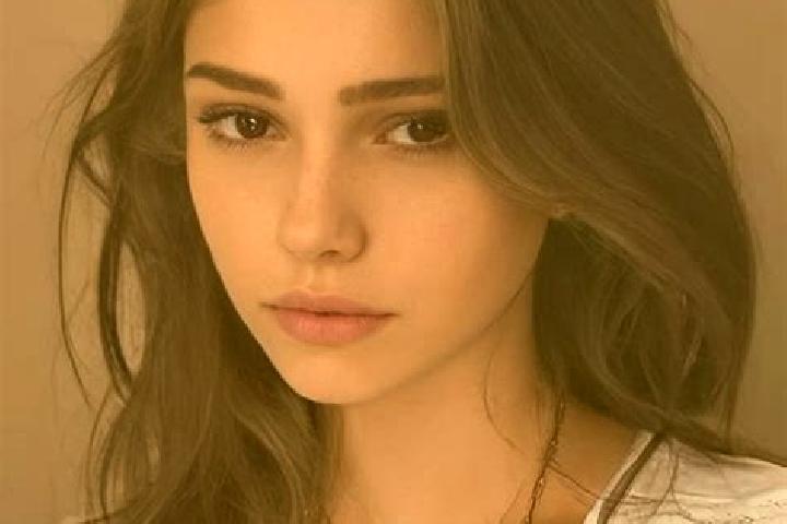 Hazel, 22, a brunette amber-eyed slavic companion based in Hongyuan. Offering Striptease, Duos, Roleplay. Available for incall and outcall, overnight booking...