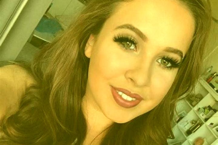 Hazel, 22, a red dark-eyed european companion based in Marousi. Offering Striptease, Domination, Party Girl, Girlfriend Experience. Available for incall and ...