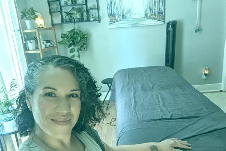 Hazel, 23, a black brown-eyed caucasian companion based in Cotulla. Offering CIM, Overnight, Erotic Massage. Available for incall and outcall, day and evenin...
