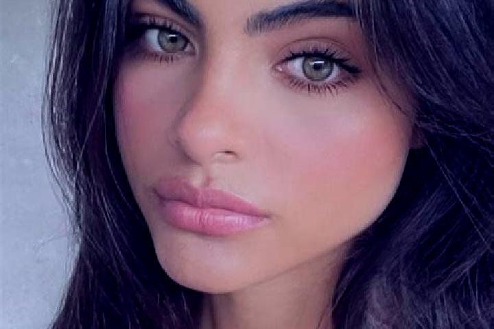 Hazel, 23, a brunette dark-eyed european companion based in Belso-Ferencvaros. Offering Couples, Striptease, Deep French Kissing, Dinner Date. Available for ...