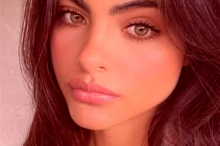 Hazel, 23, a dark blonde dark-eyed indian companion based in Leopoldsdorf. Offering Fetish, Erotic Massage. Available for incall and outcall, day and evening...