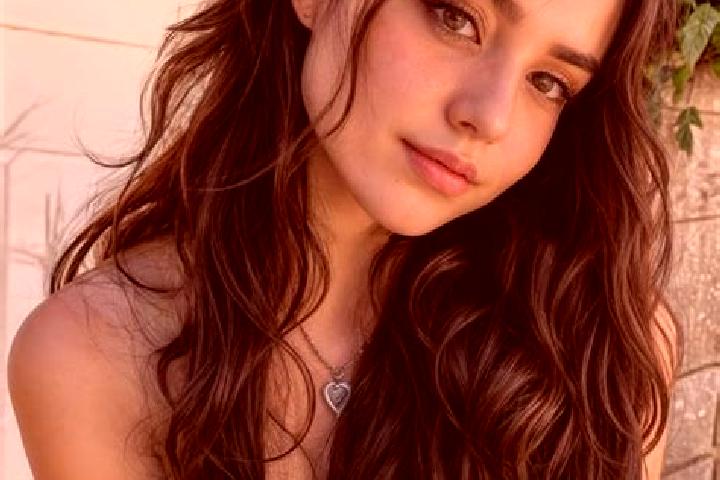 Hazel, 23, a red hazel-eyed european companion based in Kalisz Pomorski. Offering A-Level, Erotic Massage, BDSM. Available for incall and outcall, day and ev...