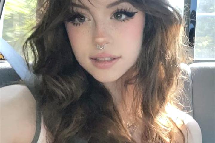 Hazel, 24, a red green-eyed caucasian companion based in Wittmann. Offering Party Girl, Deep French Kissing, OWO, A-Level. Available for incall and outcall, ...