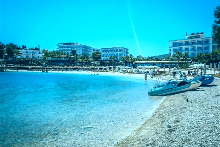 Hazel, 24 — Escort in Clirim, Albania