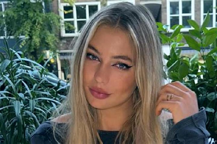 Hazel, 24 — Escort in Gommern, Germany