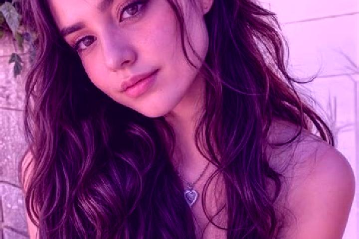 Hazel, 25, a auburn brown-eyed middle eastern companion based in Ostrovu. Offering 69, BDSM. Available for incall and outcall, overnight bookings available.